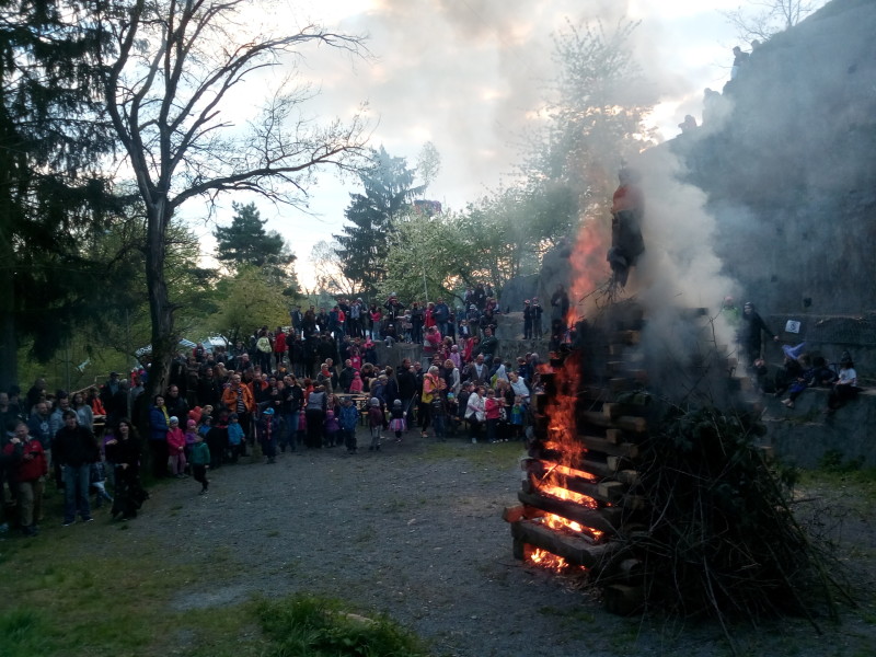 čaro2017titulka